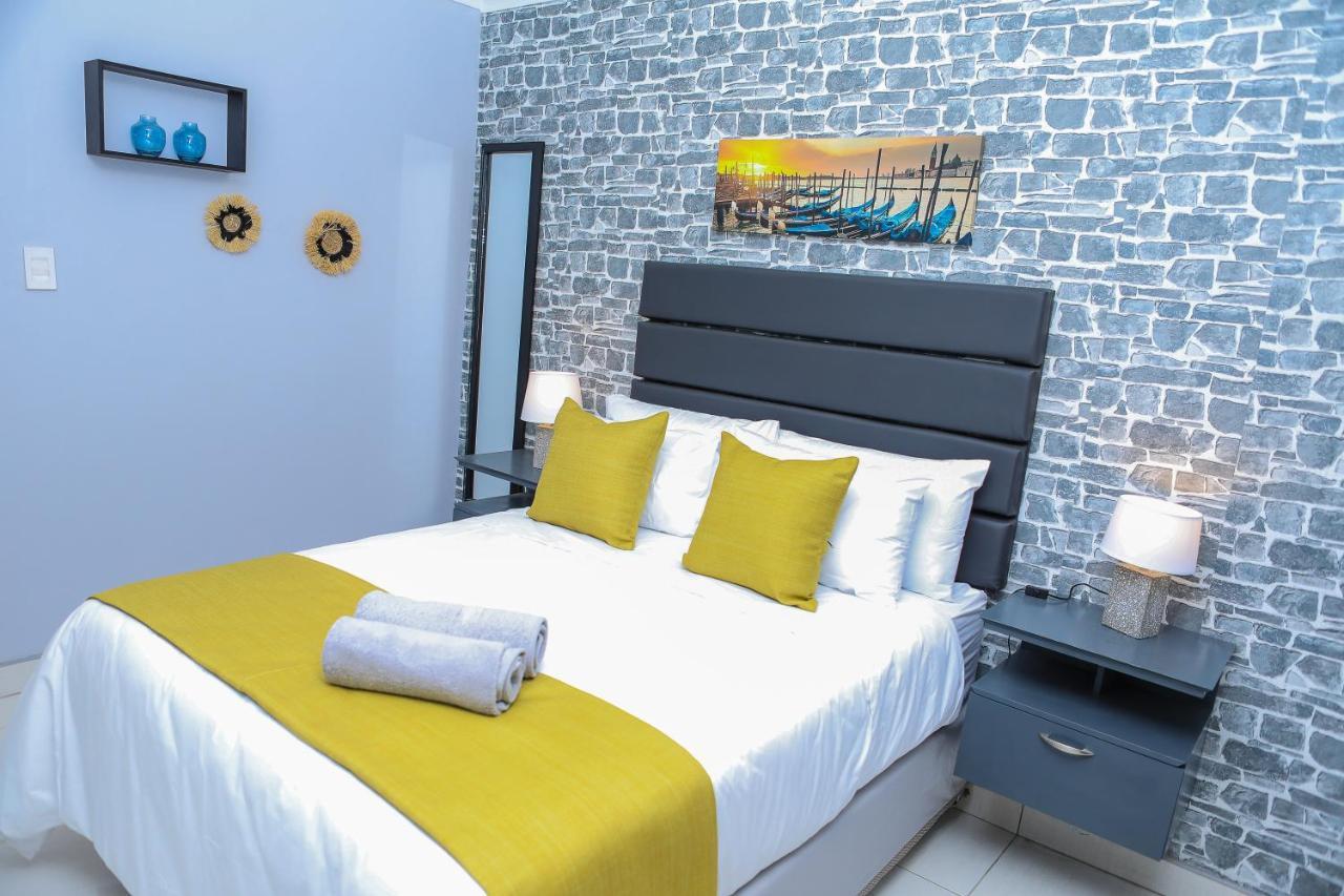 Delux Guesthouse Volksrust Экстерьер фото