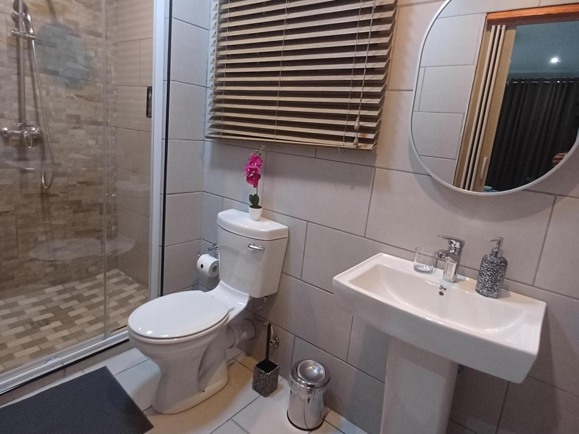 Delux Guesthouse Volksrust Экстерьер фото