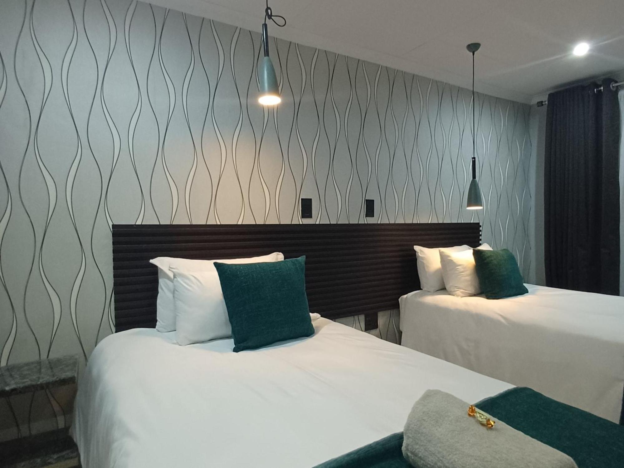 Delux Guesthouse Volksrust Экстерьер фото