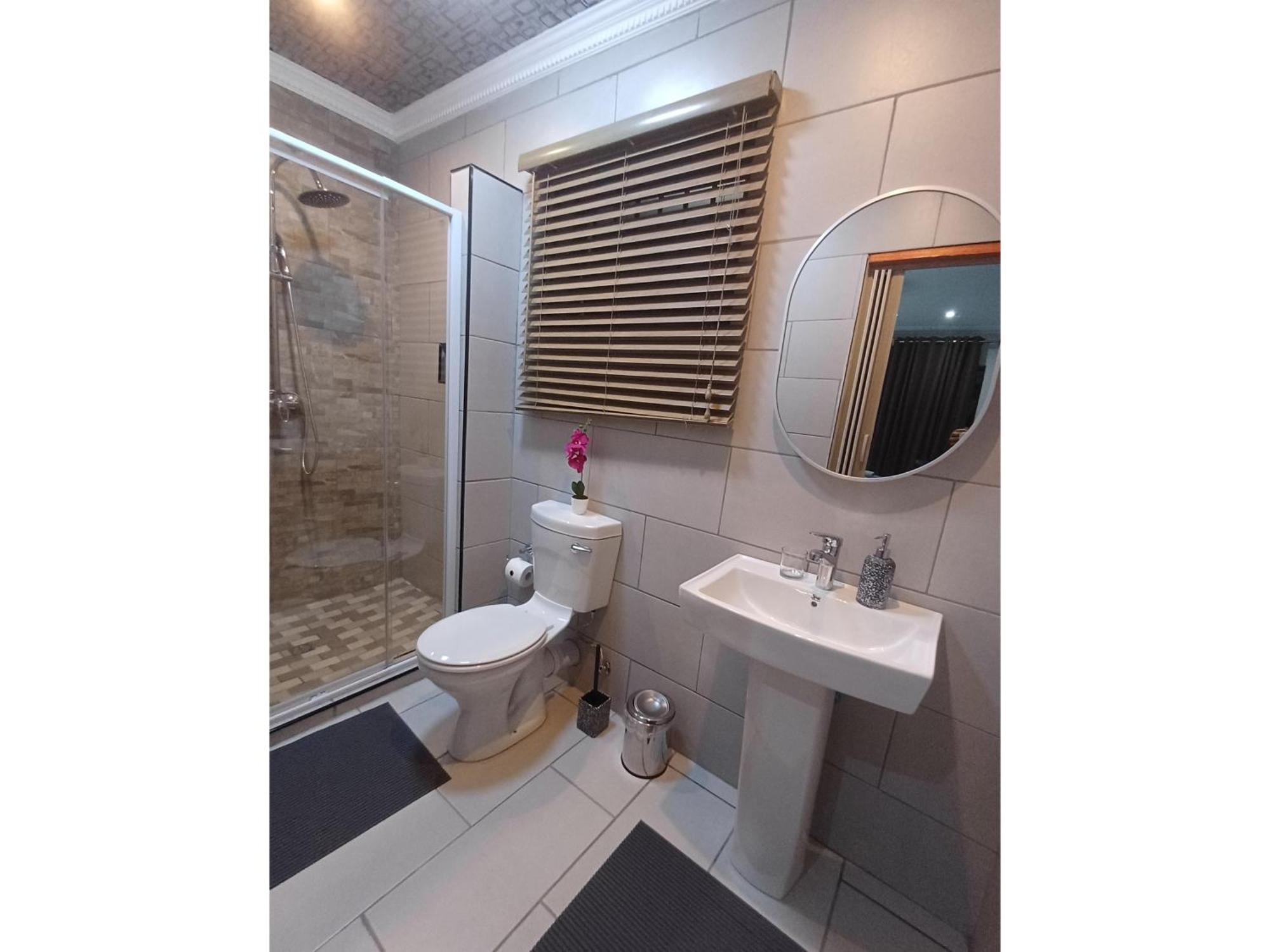 Delux Guesthouse Volksrust Экстерьер фото
